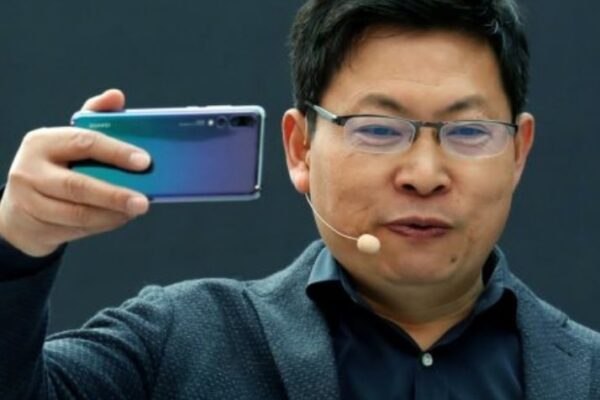 En pleno veto a Huawei, China pide a EUA corregir ‘errores’