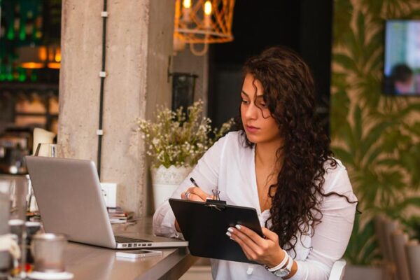 Cómo incrementar las ventas de un negocio con tecnología